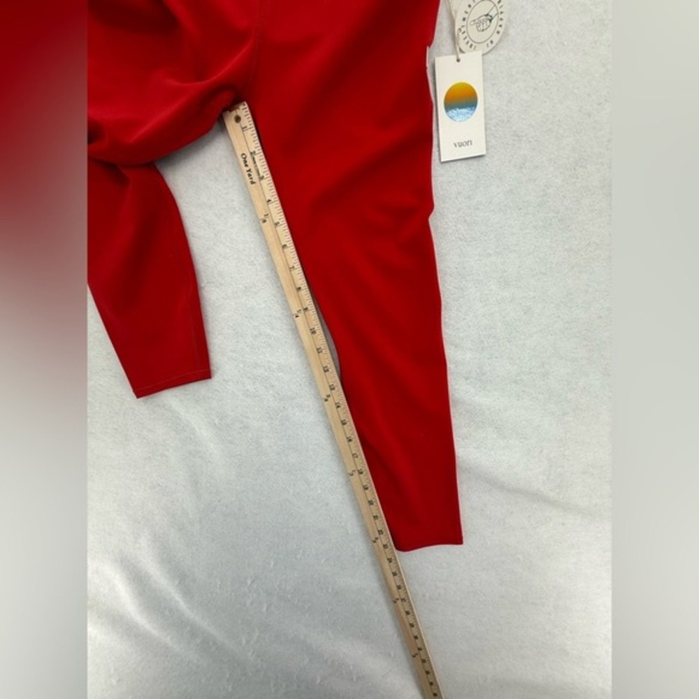 NWT Vuori Vuori AllTheFeels Legging Cherry‎ Size Medium - Picture 11 of 12